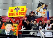爱游戏-足坛明星对决沸沸扬扬，球迷热衷关注